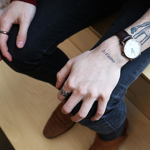 Amour by inkbox is a Quotes temporary tattoo from inkbox - 0