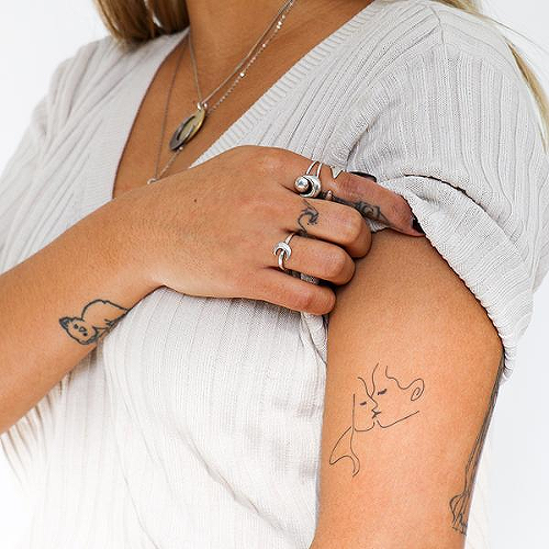 Bisou by @heyyJules_ is a Minimal temporary tattoo from inkbox - 0