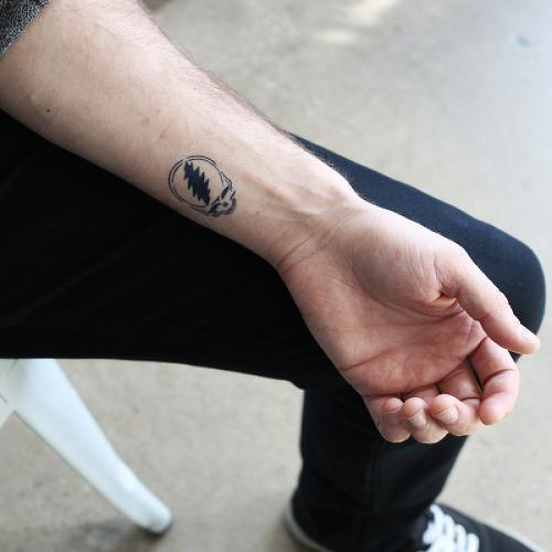 Deadhead by Felipe Sena is a Music temporary tattoo from inkbox - 2