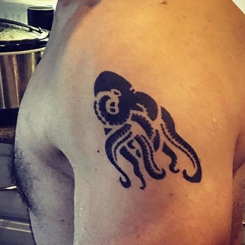 Eight Foot by Kristine Vodon is a Animals temporary tattoo from inkbox - 2