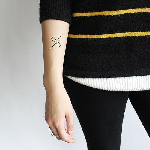 Entremeler by Marion is a Minimal temporary tattoo from inkbox - 0