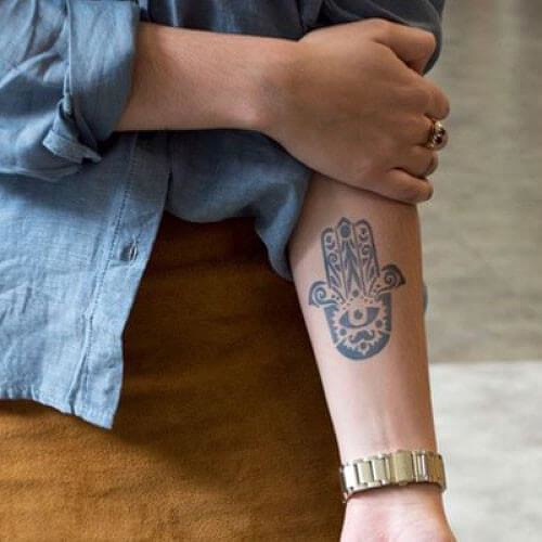 Eres Divina by inkbox is a Spiritual temporary tattoo from inkbox - 3