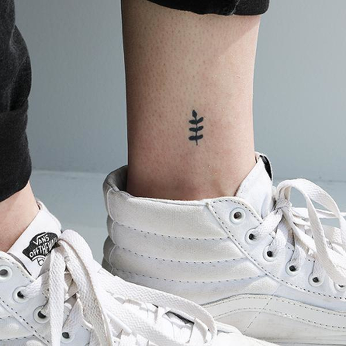 Helecho by inkbox is a Flowers temporary tattoo from inkbox - 0