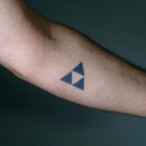 Hyrule by inkbox tattoos is a Geometric temporary tattoo from inkbox - 3