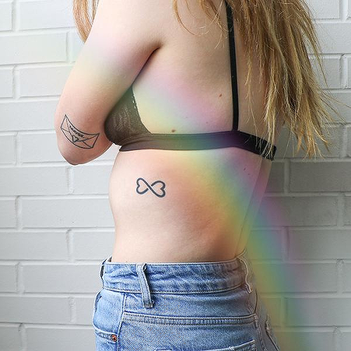 Para Siempre by inkbox is a Hearts temporary tattoo from inkbox - 0