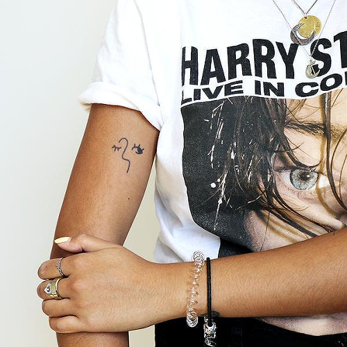 Regarder by Kaleigh Dandeneau is a Minimal temporary tattoo from inkbox - 2
