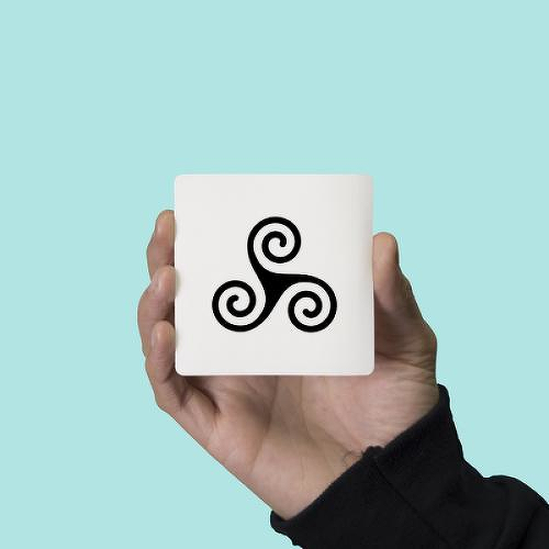 Trispin by Vladimir Holan is a Geometric temporary tattoo from inkbox - 0