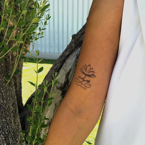 Vox Populi by inkbox is a Flowers temporary tattoo from inkbox - 3
